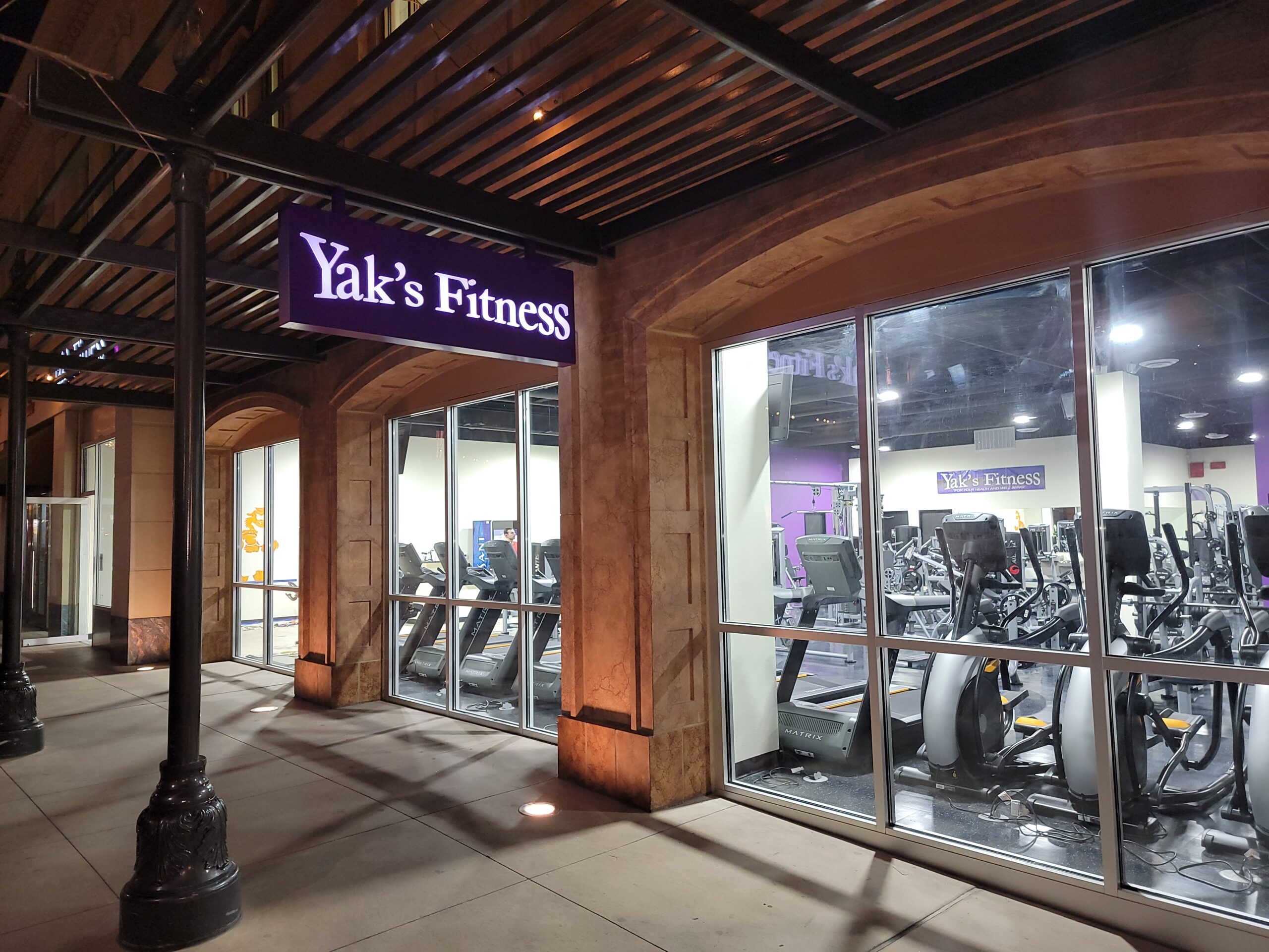 Las Vegas Best Fitness Gym on the Strip Town Square 4